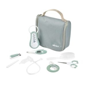 Retrouvez Beaba Trousse de toilette nomade 9 accessoires Vert Sauge aux meilleurs prix sur Bebemaman.ma . Livraison à domicile partout au Maroc.