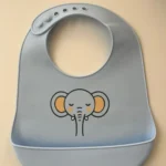 Yummy Bavoir en silicone avec poche Elephant 9m+ Bleu ciel