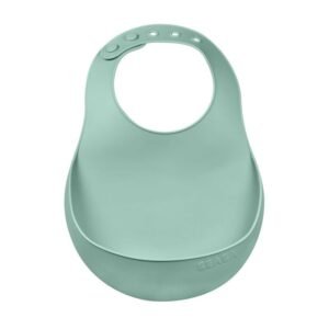 Bavoir Béaba en silicone vert sauge – récupérateur pratique, poche large, fermeture réglable, facile à nettoyer. Dès 4 mois. Livraison rapide au Maroc.