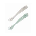 Lot de 2 cuillères Béaba 1er âge avec boîte de transport – embouts en silicone ultra‑souples, manche long ergonomique, sans BPA. Idéal dès 4 mois.